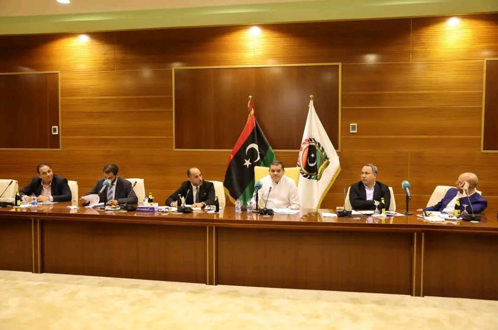 "الدبيبة" يتابع الوضع الوبائي مع وزارة الصحة