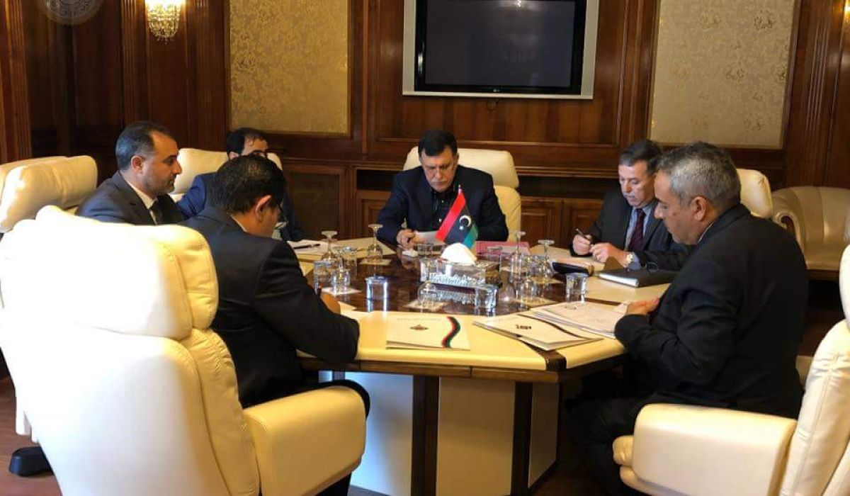 السراج يجتمع مع مجلس امناء صندوق الإنماء الاقتصادي والاجتماعي