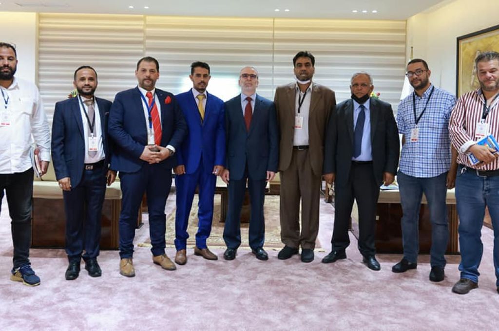 وكيل وزارة النفط والغاز يجتمع مع وكيل وزارة الداخلية للشئون الفنية للتأكيد على أهمية حل الاعتصامات بالطرق السلمية