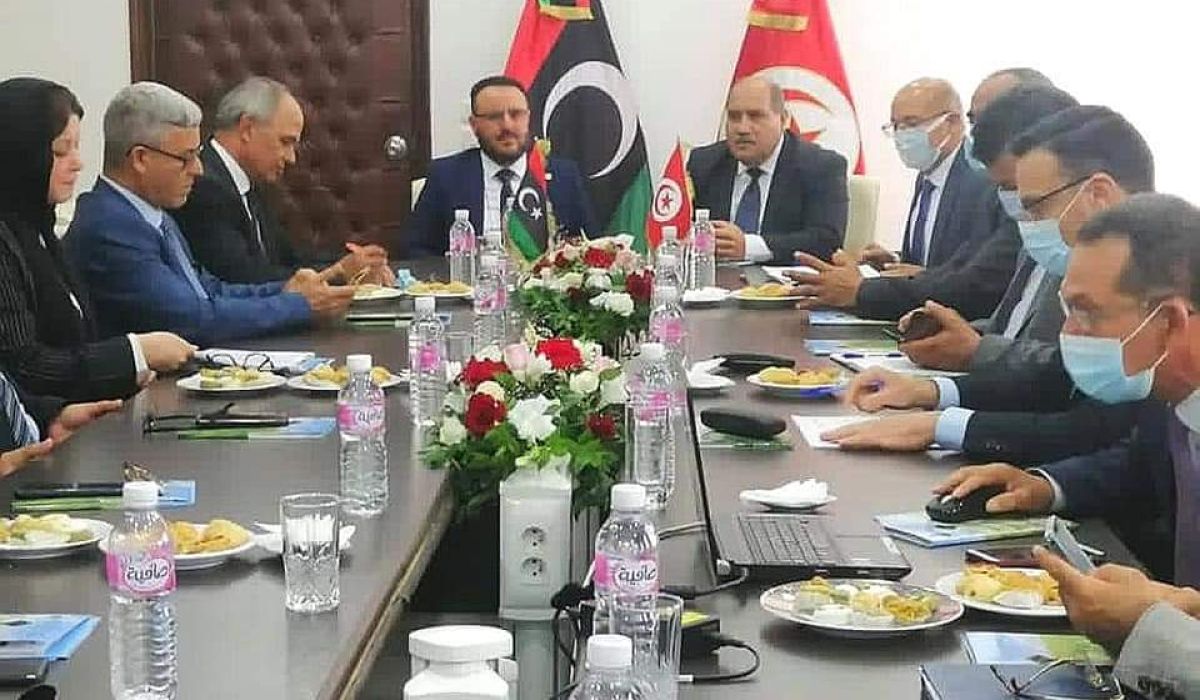 خلال زيارته لدولة تونس.. ابوهيسه يعقد اجتماعاََ مع وزير الصناعة والطاقة والمناجم بالجمهورية التونسية