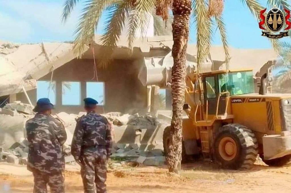 النائب العام يأمر حبس ضباط تابعين لجمارك ميناء مصراتة لتورطهم في واقعة اختلاس مبلغ مالي من حسابات الضمانات الجمركية