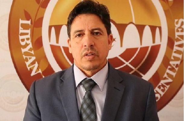 رويترز : أستقرار أسعار النفط في ظل عدم وجود توازن في السوق العالمية وليبيا تواجه خطر إقفال إنتاجها