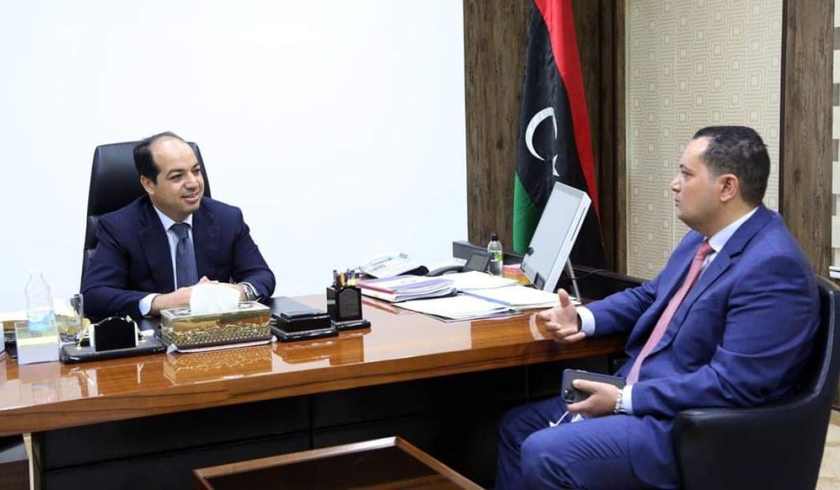 معيتيق يبحث مع مصلحة المطارات استئناف الطيران مع المنطقة الشرقية