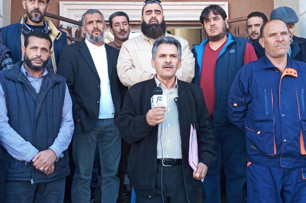 هبوط أسعار النفط في الأسواق العالمية إلى حدود 65 دولارا للبرميل