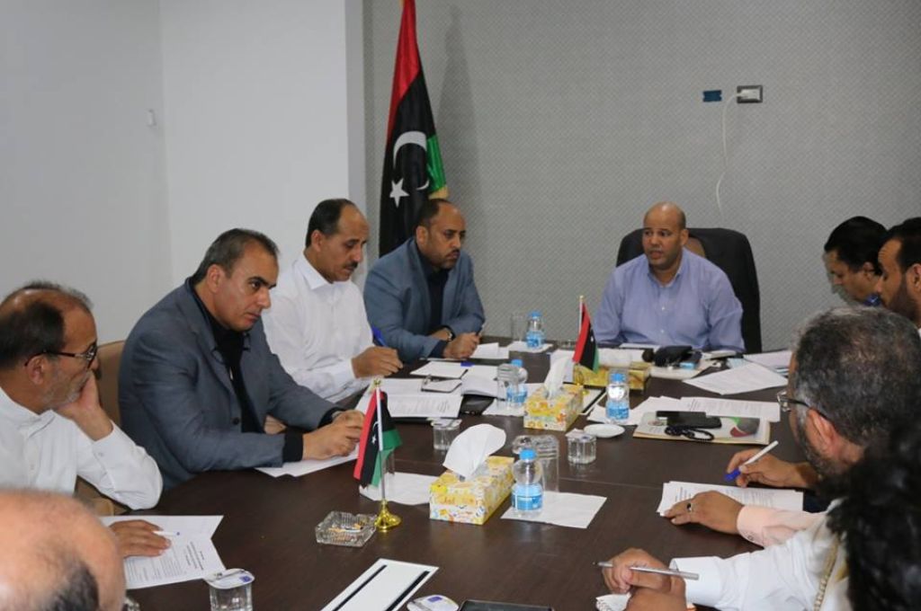 المجبري يبحث مع مسؤولي القطاعات المعنية الاستراتيجية العامة للعلاج بالخارج