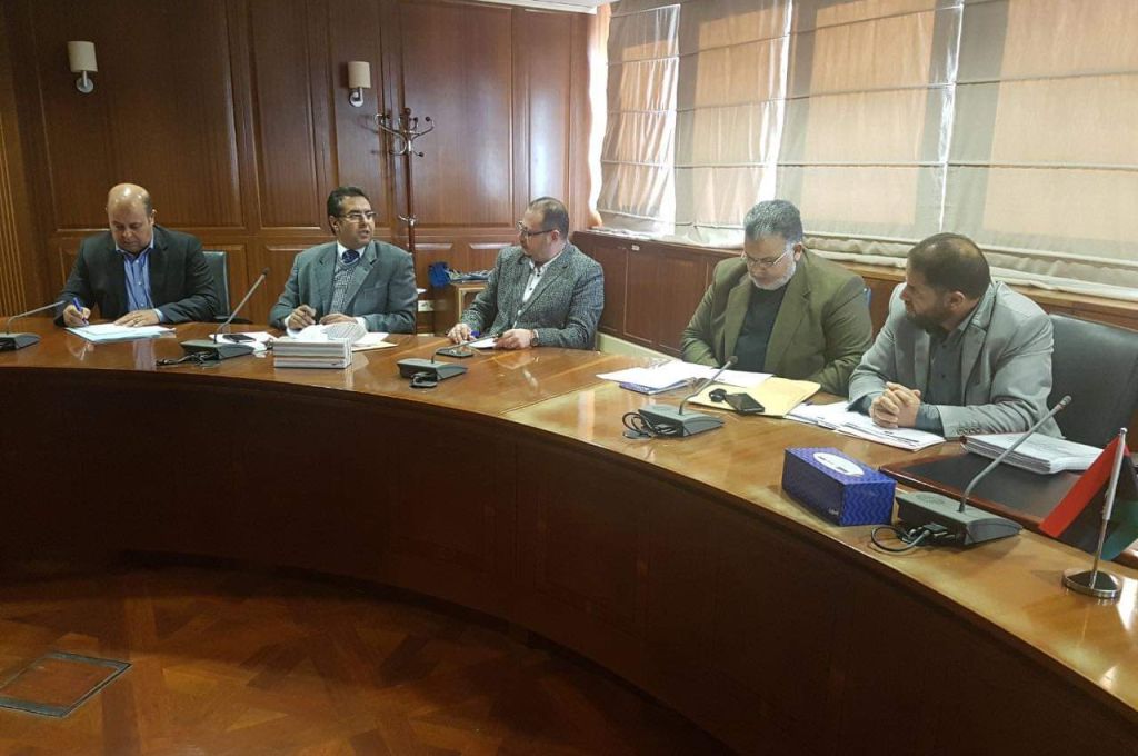 قسم البحث الجنائي " الجميل " يحبط محاولة تهريب أربعة شاحنات وقود