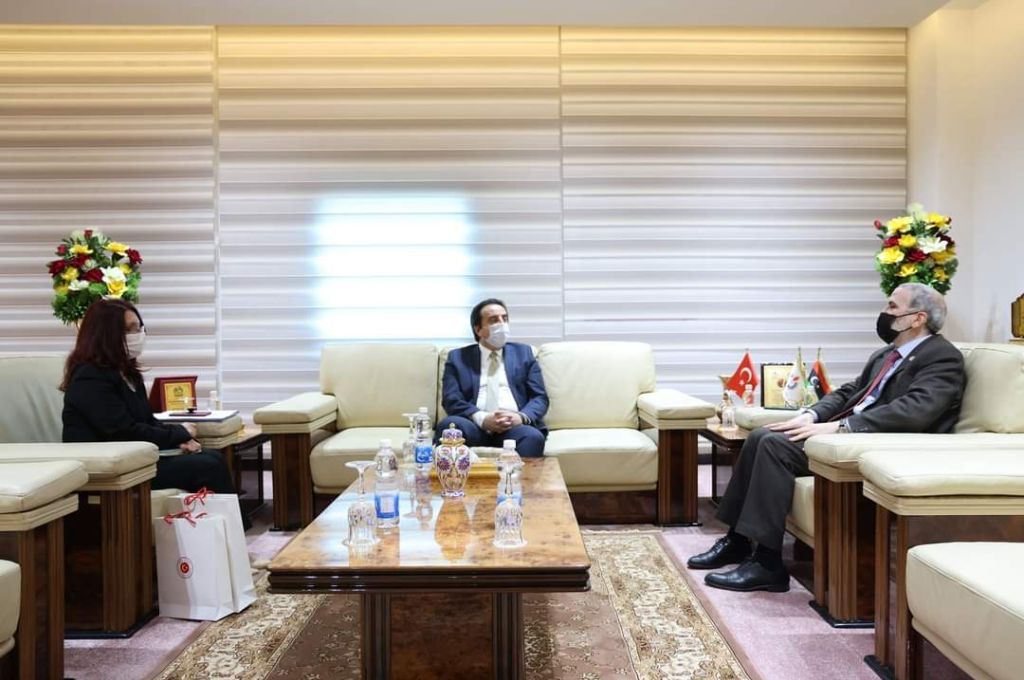 مصلحة الجمارك تعقد اجتماعاً مع لجنة المشروع الوطني لتطوير المصلحة