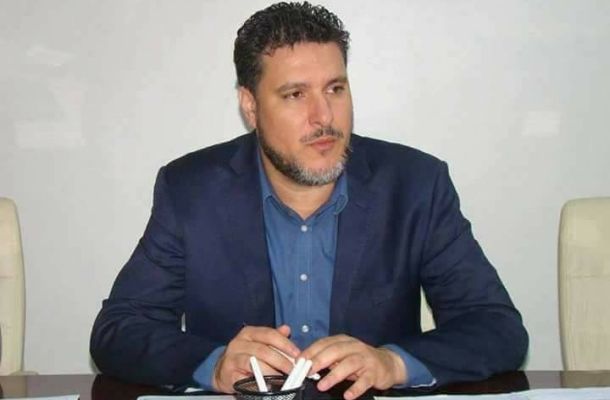 أول ناقلة تدخل ميناء الحريقة النفطي للتحميل بعد قرار رفع القوة القاهرة
