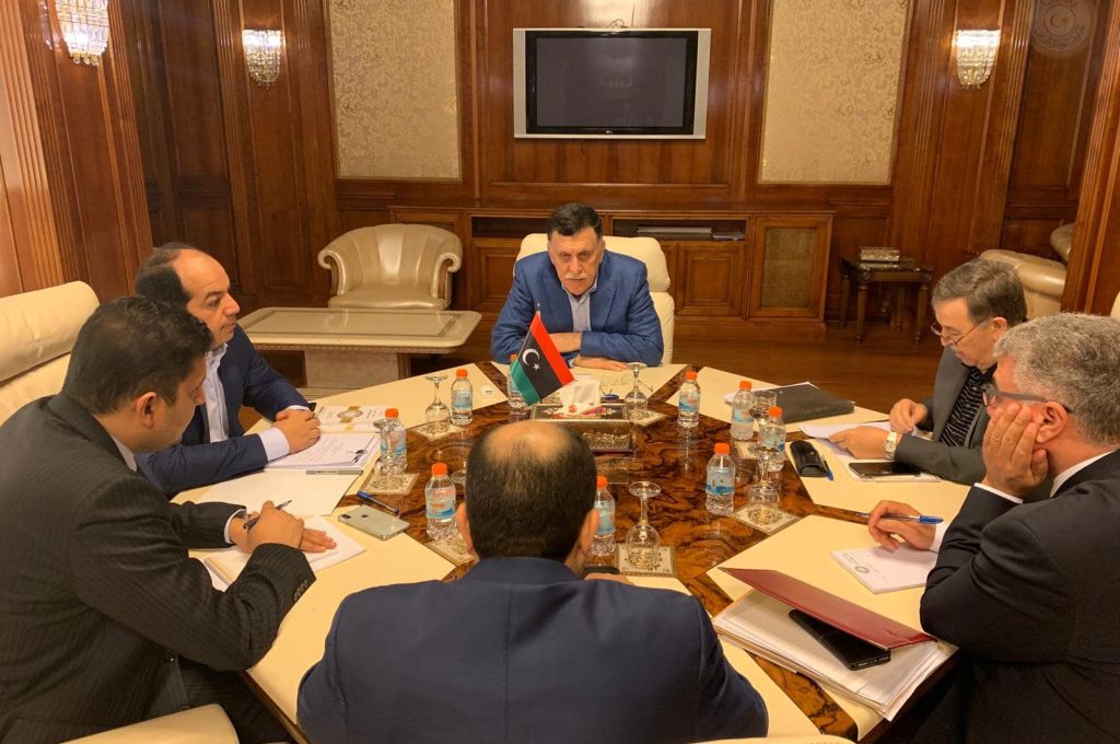 وزير الحكم المحلي يجتمع مع لجنة الإغاثة بغات لمناقشة الأوضاع المعيشية الصعبة