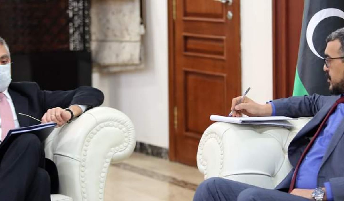 وزير الحكم المحلي بحكومة الوحدة الوطنية يجتمع مع سفير الجمهورية الإيطالية لدى ليبيا