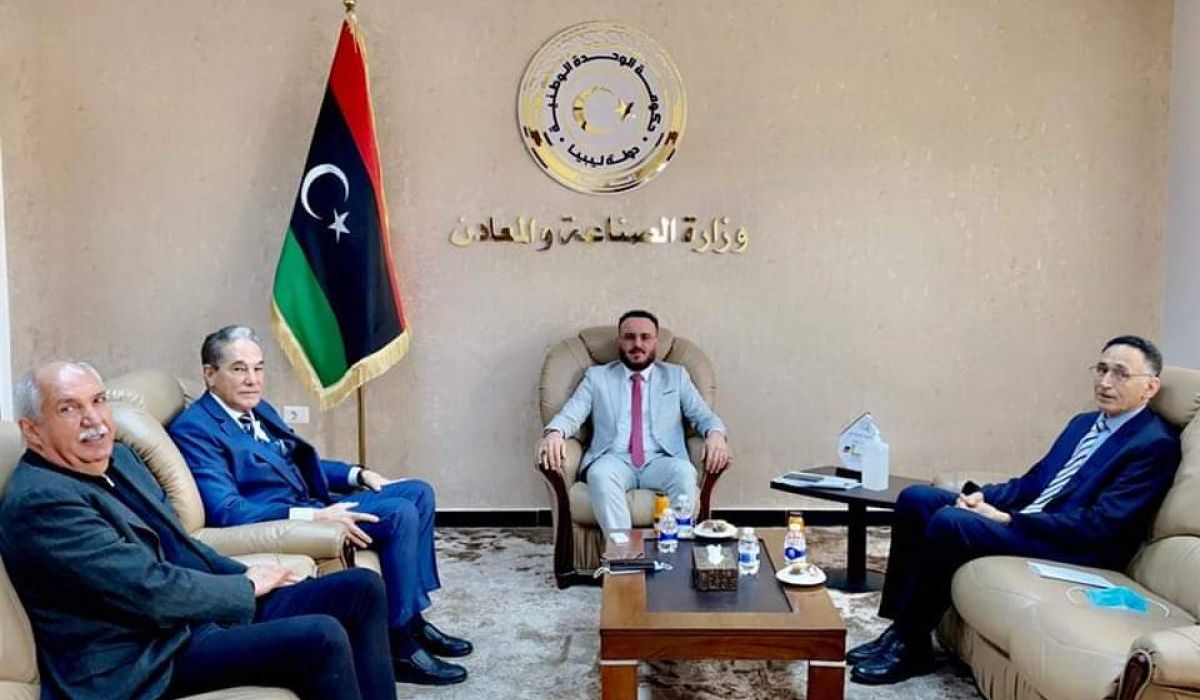 "أبوهيسة" يتفق مع وزير الاقتصاد والتجارة على جملة من الأمور الهامة للقطاعين