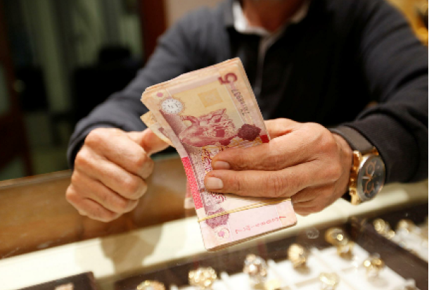 مركز أبحاث امريكي يكشف عمليات تجارة وغسيل الأموال عبر النقل الجوي … وحقيقة العملة المطبوعة بروسيا