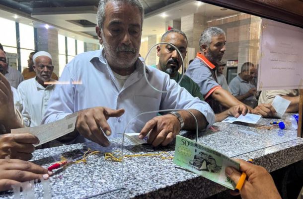 "أفريكا كونفيدنشال" تكشف عن ما تعرض له منسلي مدير مكتب لارمو لإسترداد الأموال الليبية لإجباره على تسليم وثائق تخص الأموال المجمدة