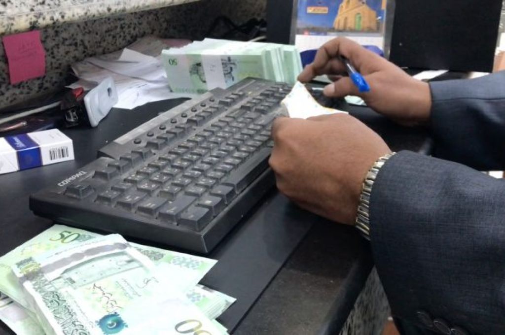 اتحاد عمال ليبيا يستنكر جريمة إقفال الحقول والموانئ النفطية