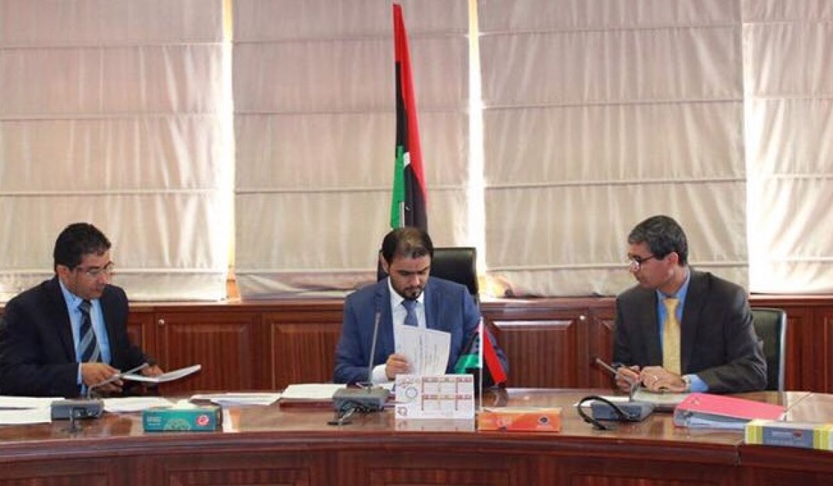 وزير المالية يترأس اجتماعا للجمعية العمومية لمصرف الادخار والاستثمار العقاري