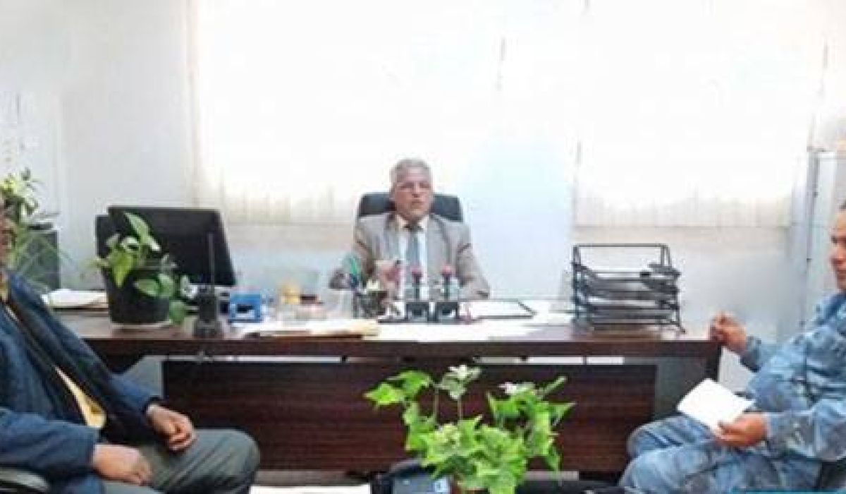 رئيس شركة سرت يعقد اجتماعا مع مدير أمن منفذ البريقة البحري