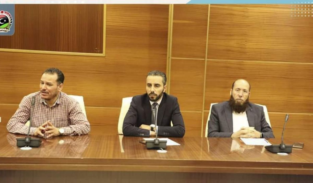 الشؤون العلاجية بوازة الصحة تبحث تسهيل الإجراءات للمرضى المتقدمين بملفاتهم للعلاج بالخارج