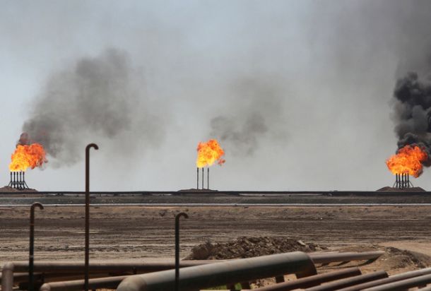 بوتين في سباق مع الولايات المتحدة على النفط والأموال الليبية