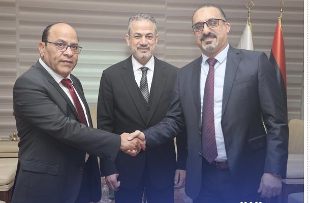 "الحويج" يبحث مشاركة المصارف الدولية في تنمية الاقتصاد الوطني
