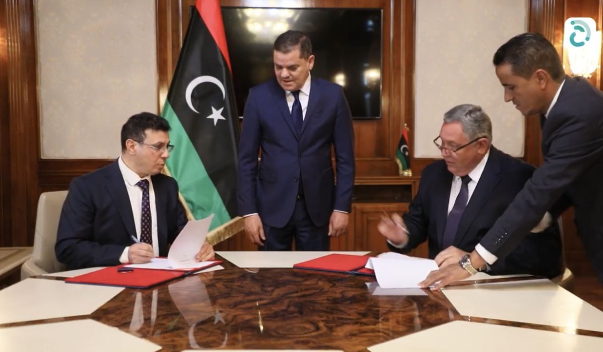 "الدبيبة" يشرف على توقيع إتفاق لإنشاء منشأة طاقة شمسية