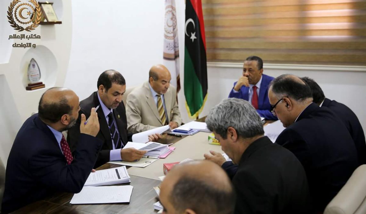 الثني يصدر العديد من القرارات الهامة خلال اجتماعه مع أعضاء مجلس الوزراء