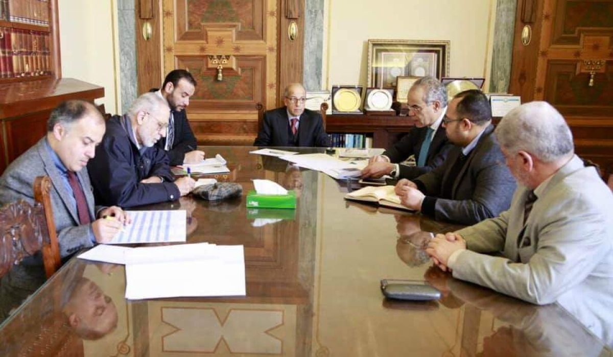 الكبير يناقش مع مسؤولي وزارة الصحة تفعيل عدد من المشاريع الصحية المتوقفة