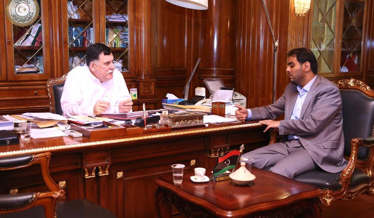 السراج يبحث مع وزير المالية تمويل مرافق وخدمات بالمنطقة الشرقية