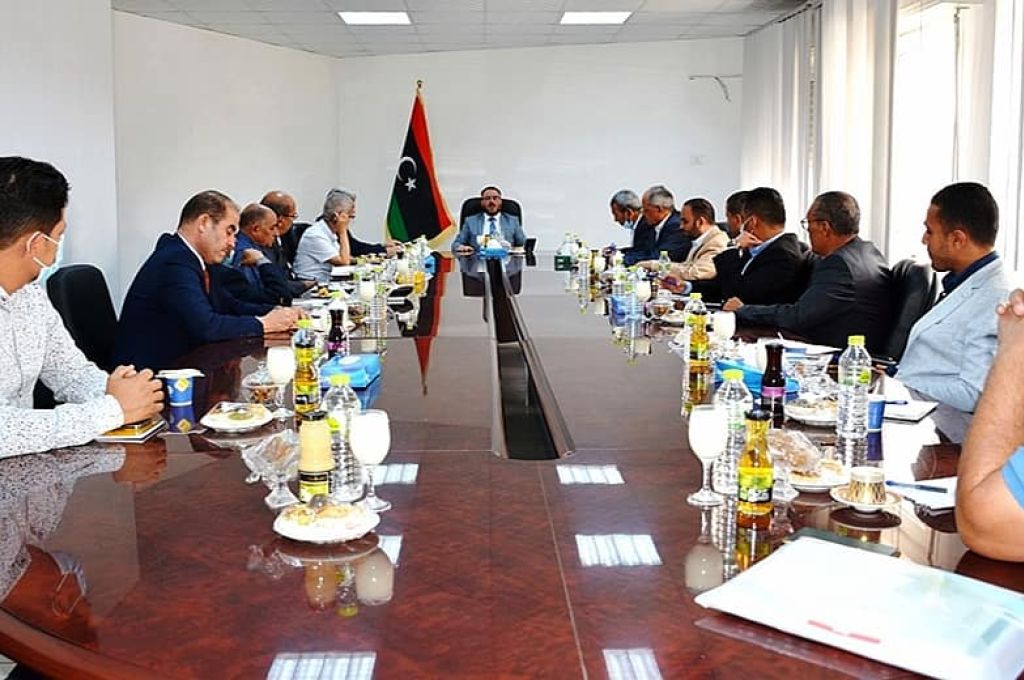 وكيل وزارة النفط والغاز يجتمع مع وكيل وزارة الداخلية للشئون الفنية للتأكيد على أهمية حل الاعتصامات بالطرق السلمية
