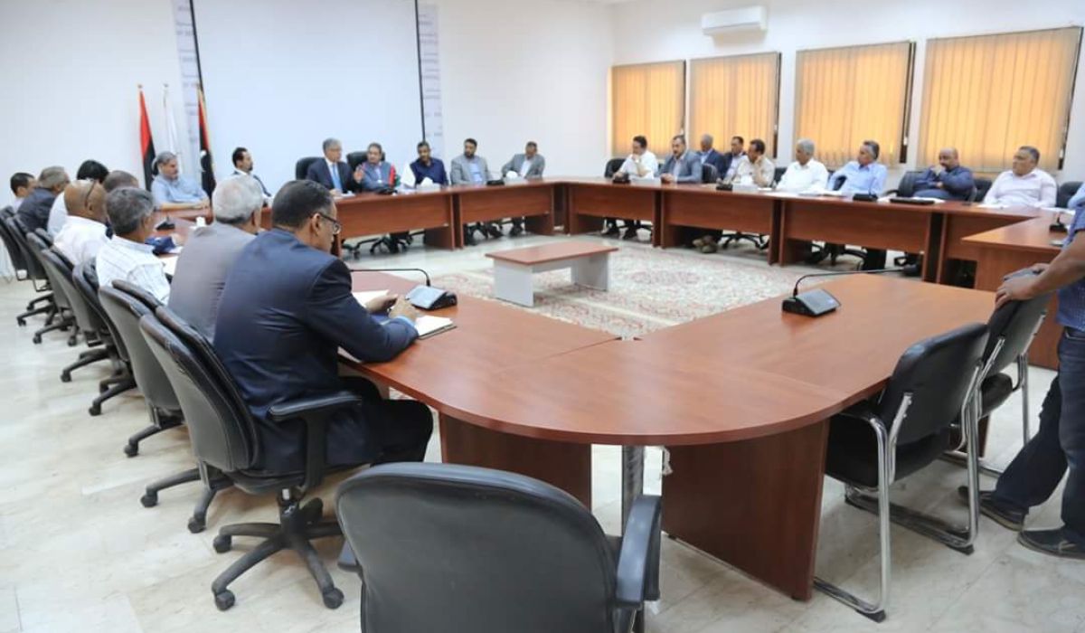 عميد بلدية بنغازي يناقش مع رئيس الشركة العامة للكهرباء كيفية تحسين أوضاع الشبكة بالمدينة