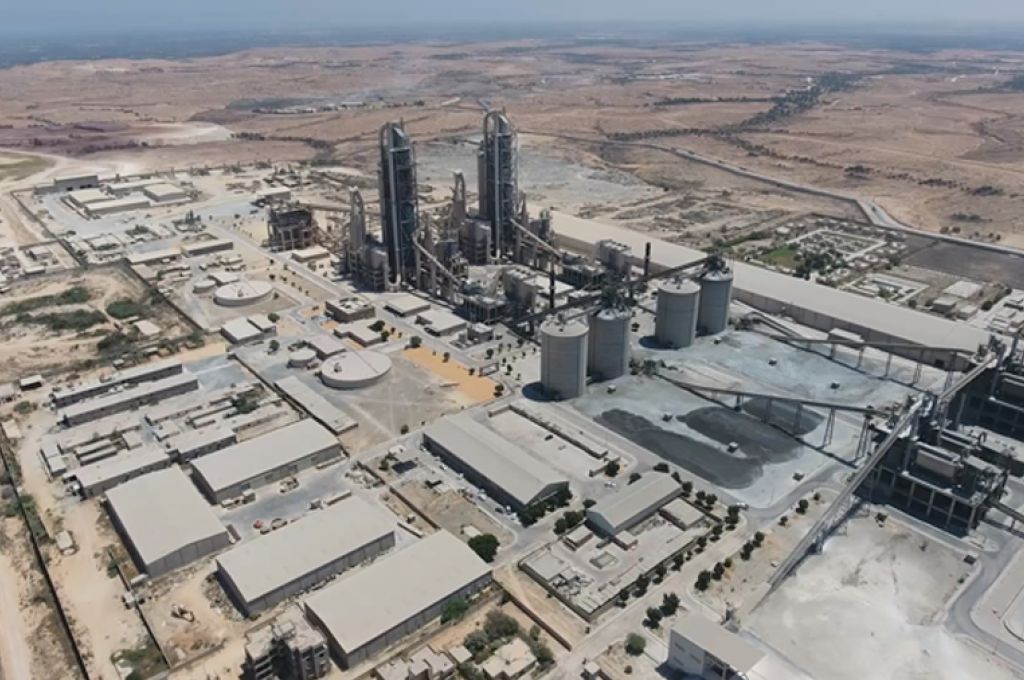 مركزي البيضاء يشكل لجنة لدراسة تعديل سعر الصرف