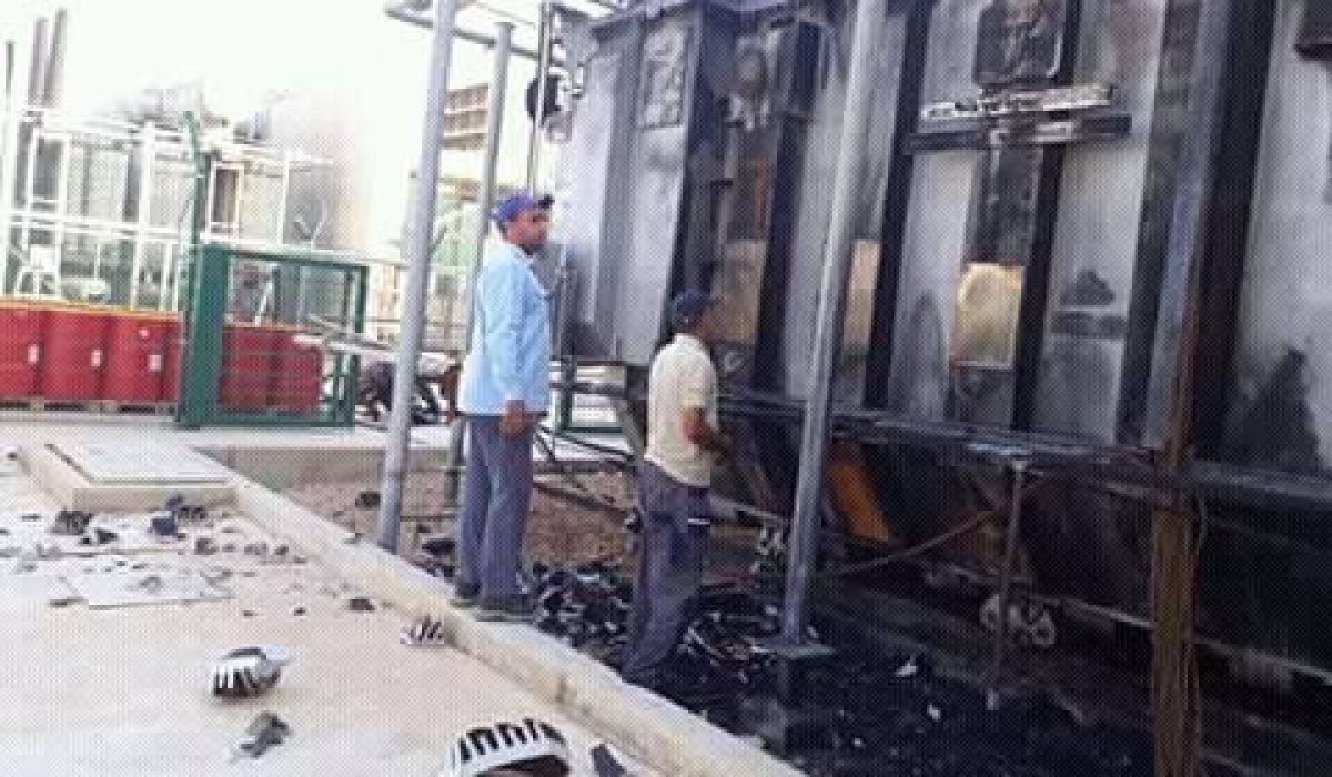فرق الصيانة بالشركة العامة للكهرباء تبدأ عمليات الكشف عن الأضرار في محطة توليد الرويس