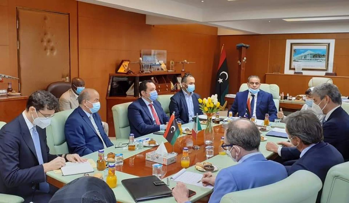 وزير المواصلات يبحث مع سفير ايطاليا لدى ليبيا آخر المستجدات المتعلقة بعدة مشاريع