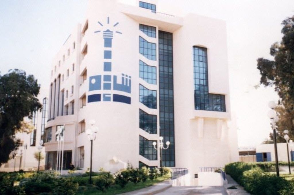 "الوطنية للنفط" تستلم شحنة أخرى من المستلزمات الخاصة بالطواقم الطبية