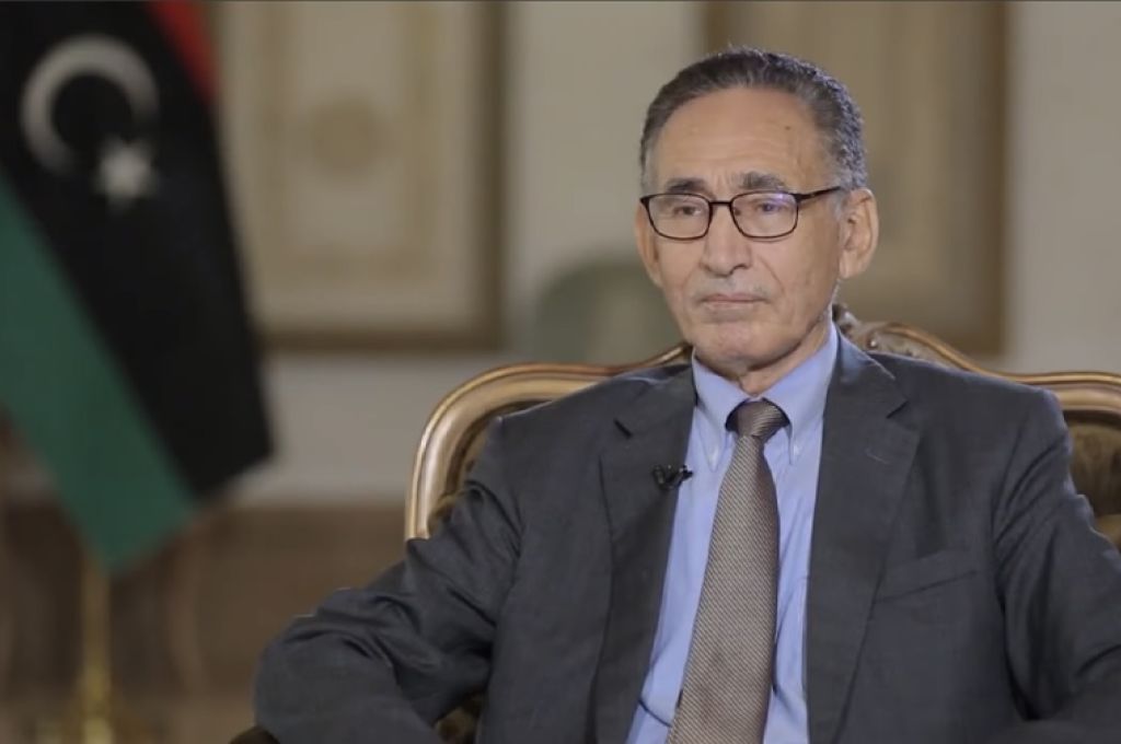 استكمال إجراءات الذمة المالية من قبل عدد من موظفي الدولة