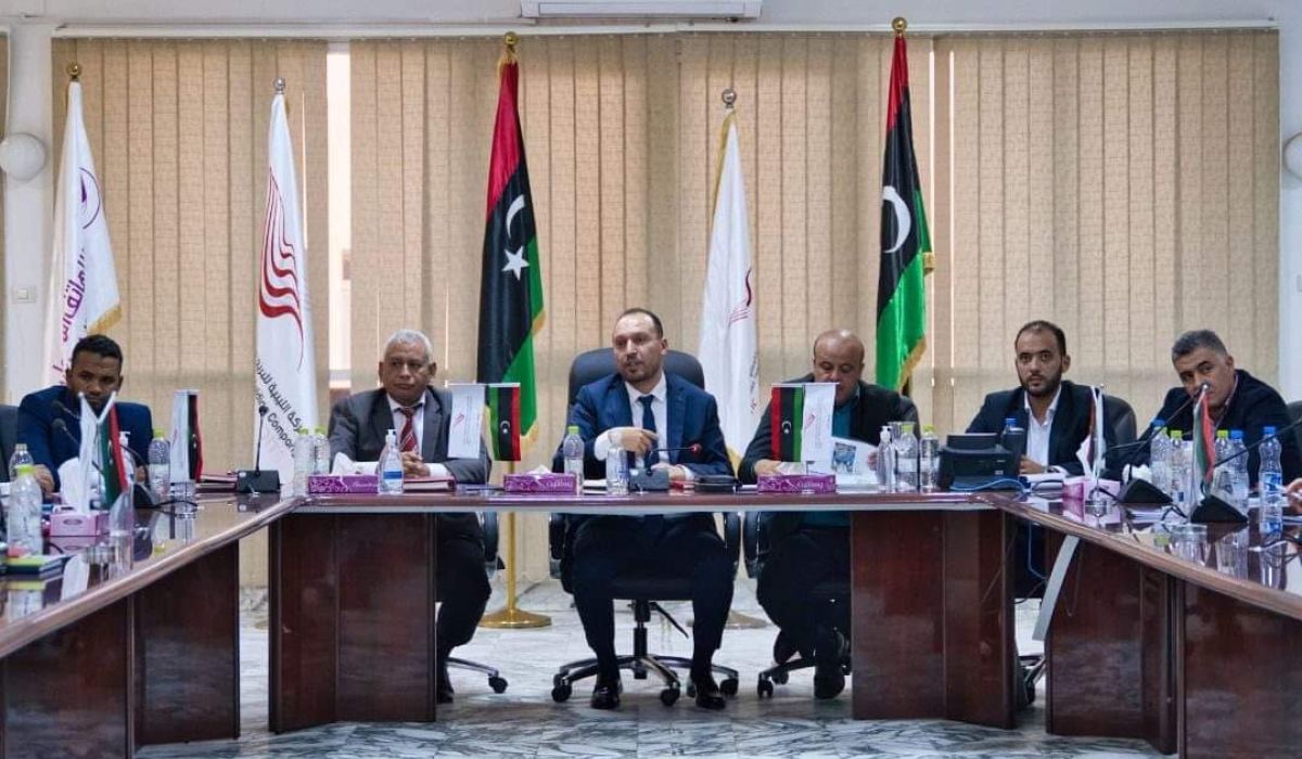 "بن عياد" يبحث اعتماد مقترح إعادة هيكلة شركات القطاع المعنية بالبنية التحتية