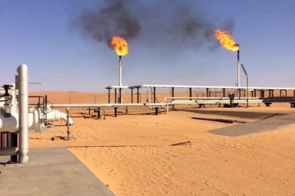 وفد حكومي يبحث تسهيل الحركة بمعبر رأس جدير