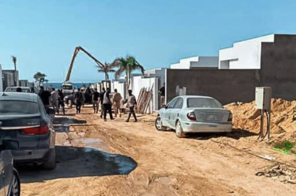رئيس المجلس التسييري لبلدية بنغازي يجتمع مع نائب رئيس اللجنة الدولية للصليب الأحمر لمناقشة المشاريع التي تقوم بها اللجنة