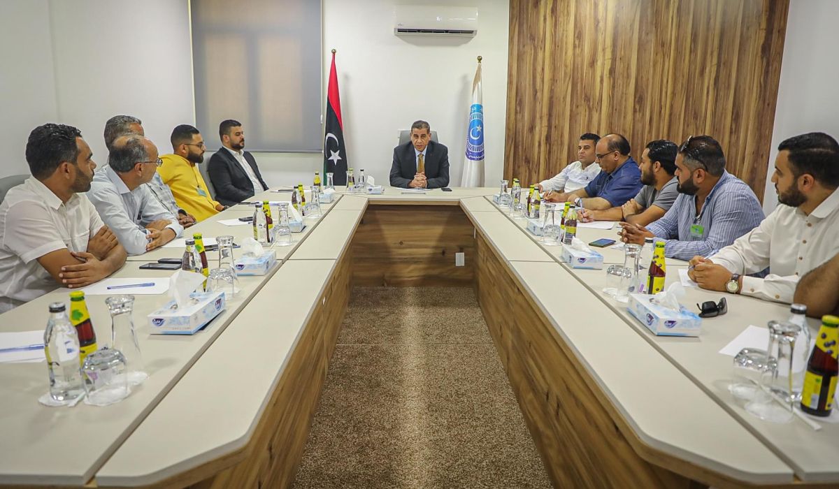 "القطراني" يؤكد على ضرورة حل أزمة توفير الوقود وغاز الطهي لبلدية سرت