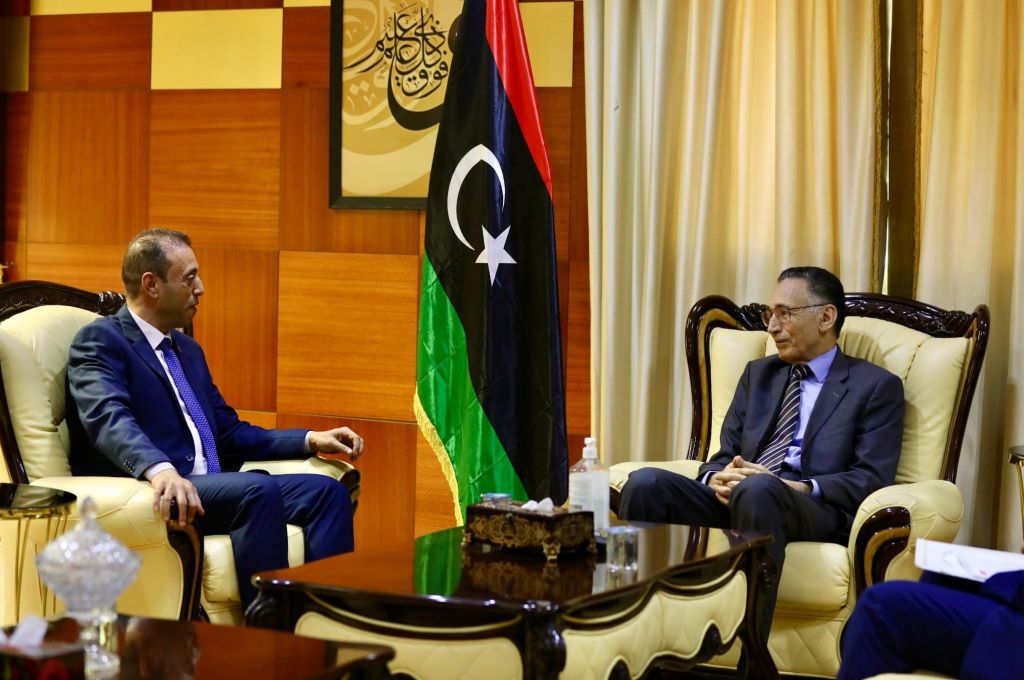 "الزادمة" يبحث سبل دعم الفلاحين وتوفير الإمكانيات الزراعية