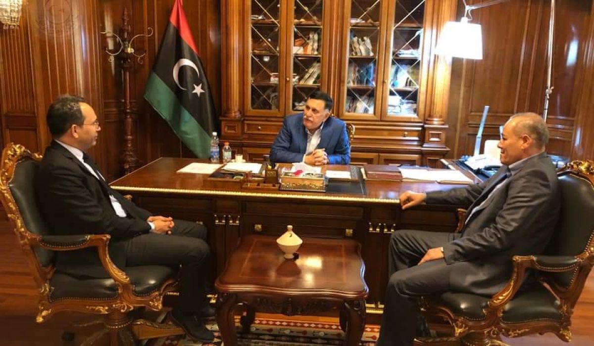 السراج يناقش كيفية تأمين احتياجات بلدية بني وليد