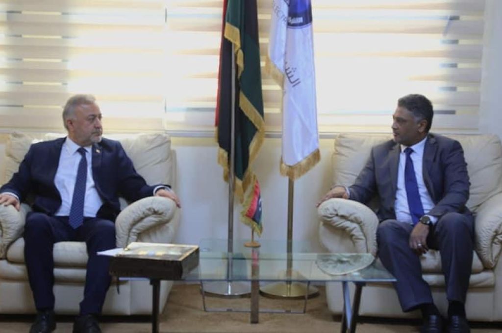 الشحاتي يعلق على بيان المصرف المركزي بشأن الإيراد والإنفاق .. وماهية الإيرادات النفطية