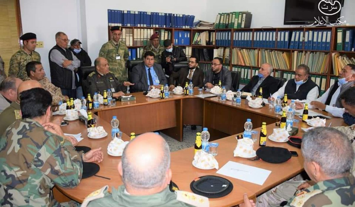 رئيس مجلس إدارة شركة سرت لإنتاج وتصنيع النفط والغاز يناقش مشاكل خط الغاز بالعمليات الغربية