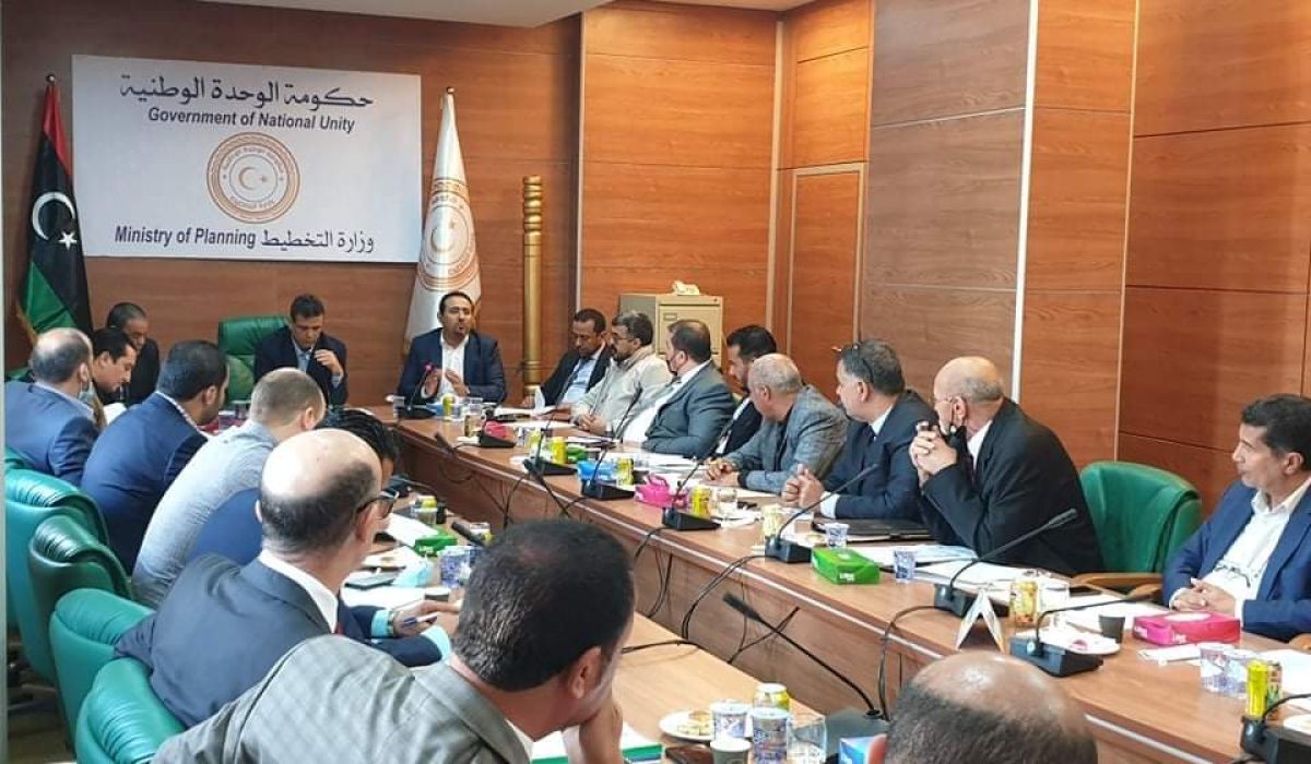 "أبوجناح" يبحث الإجراءات التنفيذية لمشروعات التنمية في بلديات المدن الأمازيغية