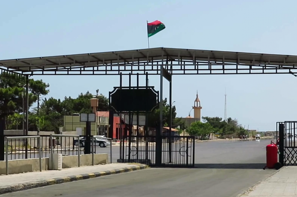 غرفة التجارة والصناعة سبها تبحث إعادة فتح الحدود مع الجزائر لتوريد السلع الغذائية