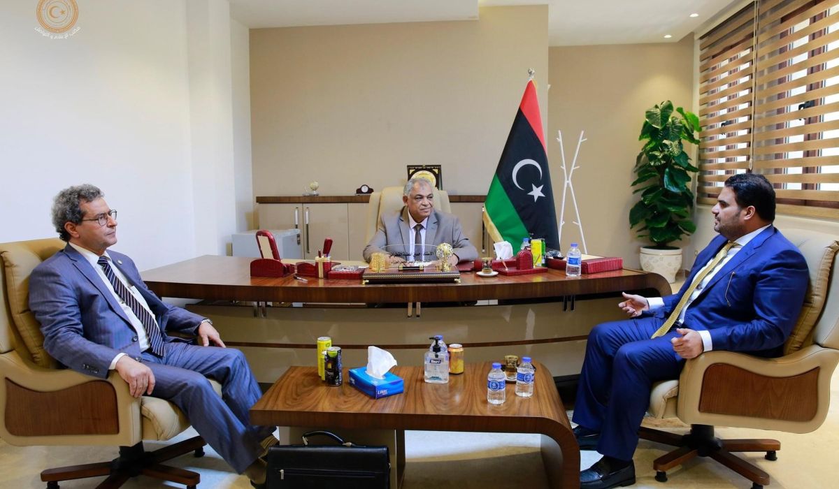 القطراني يناقش مع وزير النفط ووكيله نتائج الزيارات إلى الشركات النفطية بمنطقة خليج السدرة
