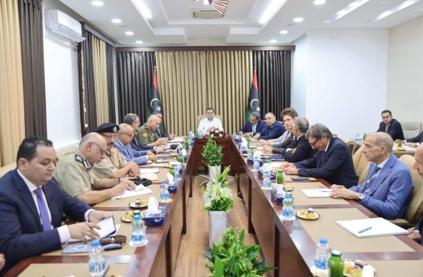 "الديوان" يوضح إجمالي الدين العام إلى جانب العجز بميزان المدفوعات وإستنزاف للاحتياطيات