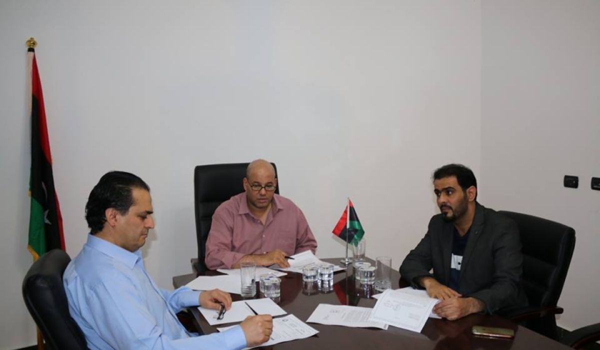 المجبري يبحث الصعوبات التي تواجه المؤسسة الوطنية للنفط