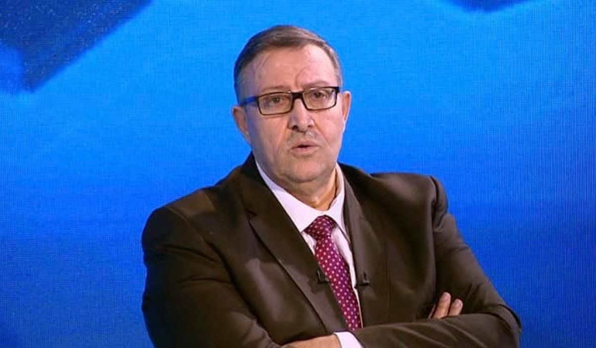 "الحبري" لصدى: لا قانونية لوجود الكبير فهو باع السياسة النقدية للرئاسي .. ومن القانوني صرف المرتبات دون تردد