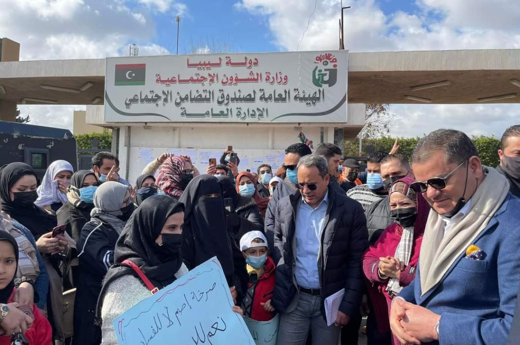 "الحويج" يطالب المجتمع الدولي برفع التجميد عن الأموال الليبية بالخارج إلى جانب المساعدة في بناء قطاع الخدمات
