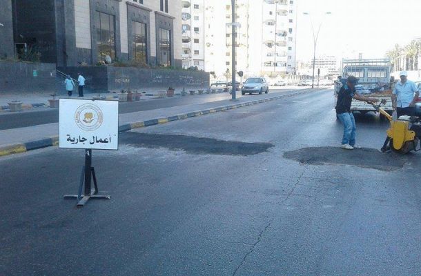"الحرس البلدي بنغازي يقوم بحملة علي مصانع الحلويات"